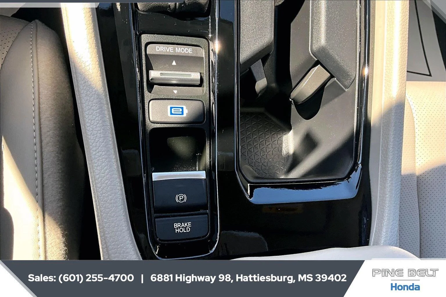 Used 2025 Urban Gray Pearl Honda EX-L image 22