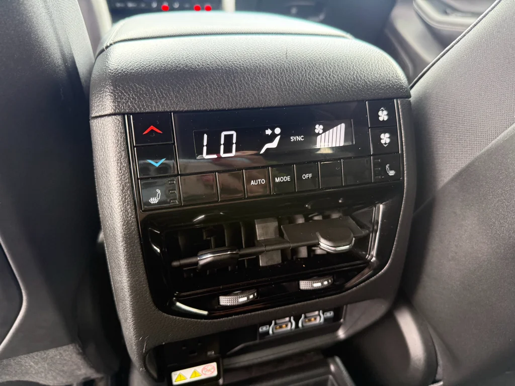 Used 2025 SILVER ZYNITH Jeep Limited image 23