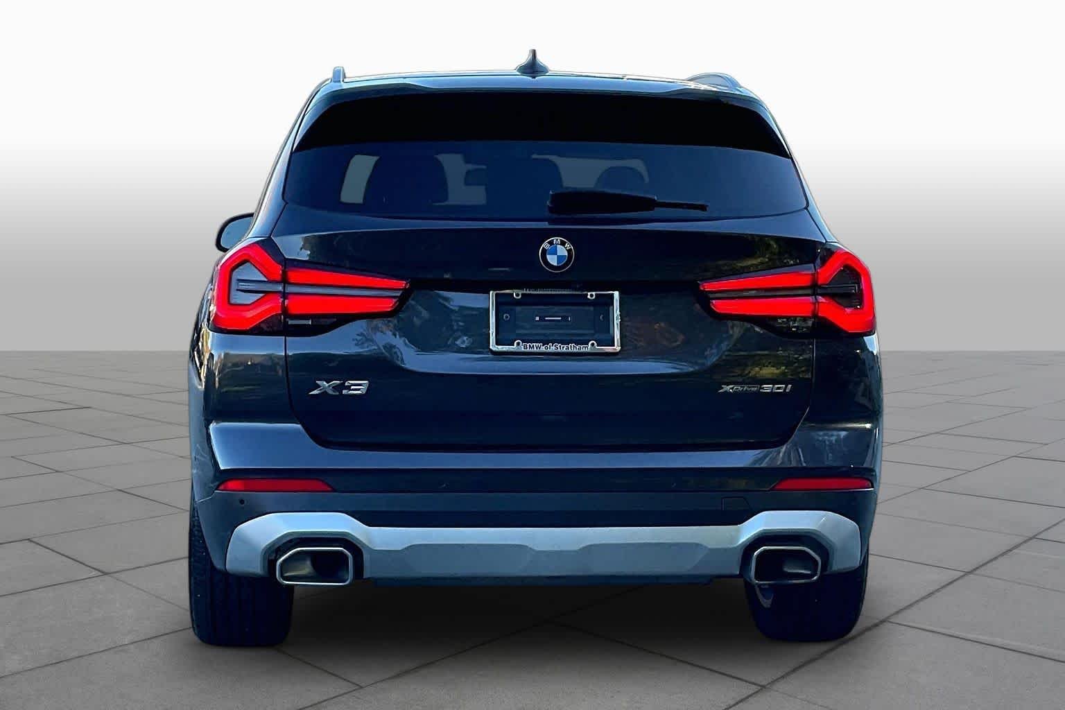 Used 2024 Dark Graphite Metallic BMW xDrive30i image 4