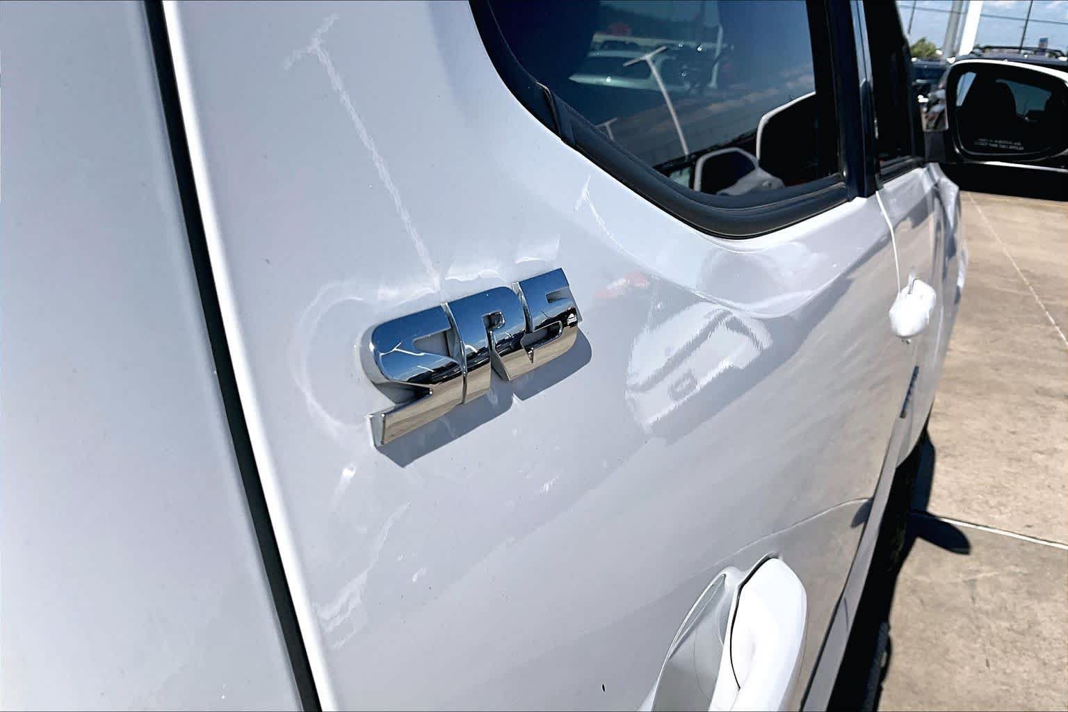 Used 2020 Super White Toyota SR5 image 31