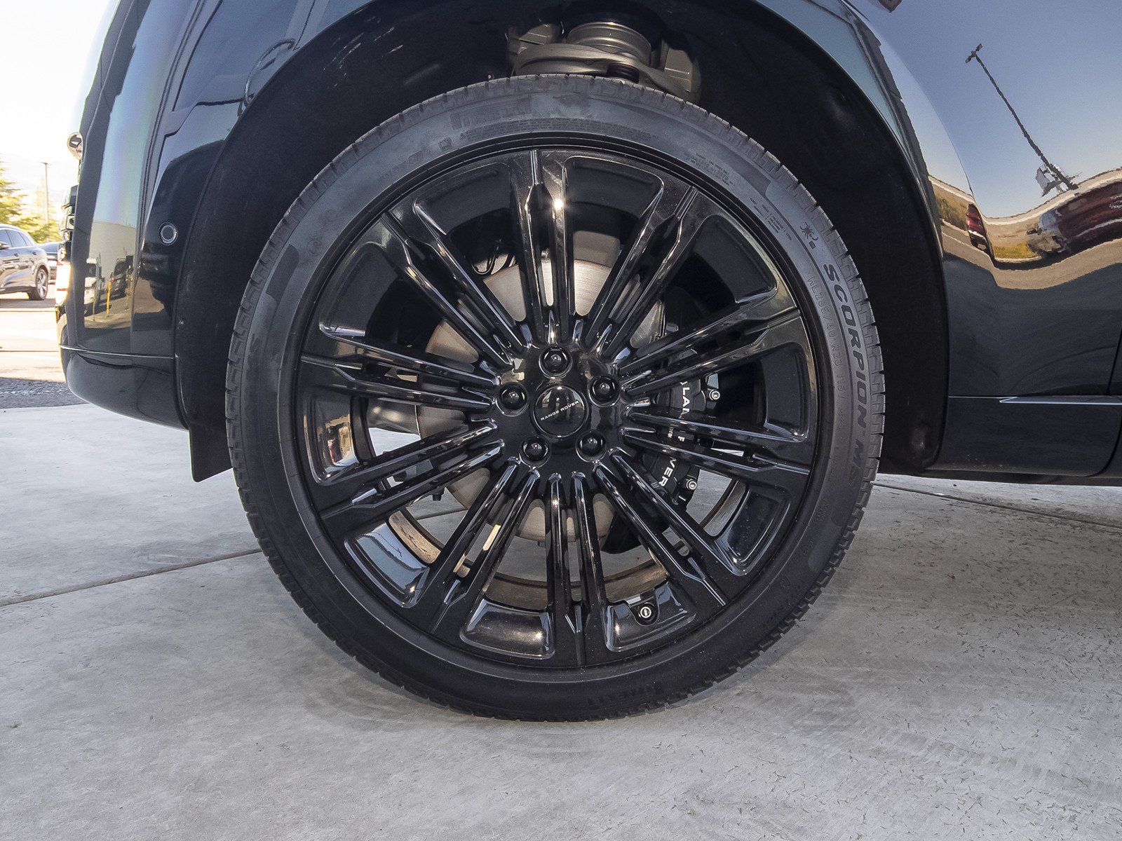 New 2026 Santorini Black Land Rover SE image 54