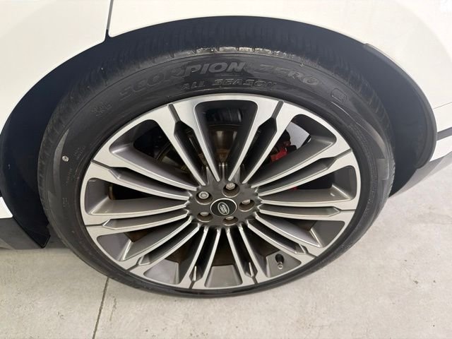 Certified Used 2024 Fuji White Land Rover Dynamic SE image 24