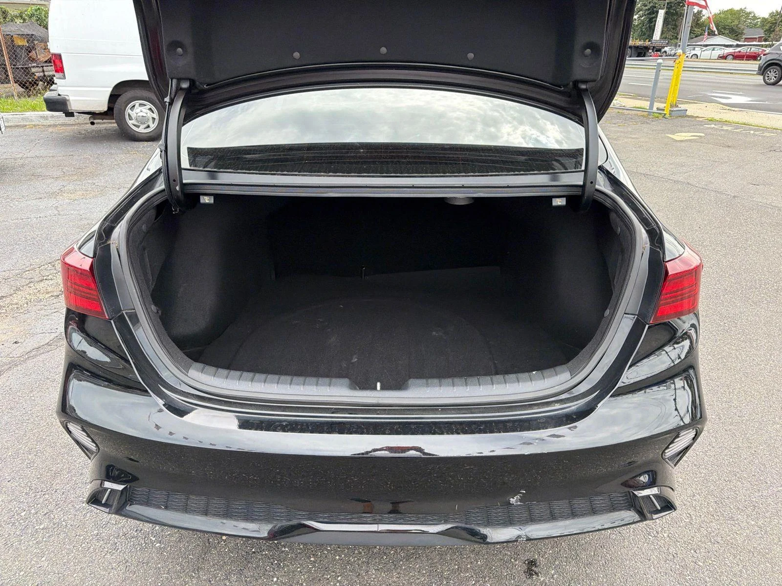 2024 Kia Forte GT-Line - Photo 16