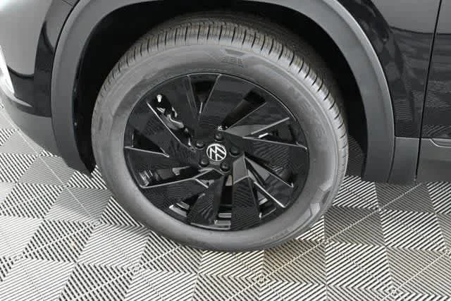 New 2026 Deep Black Pearl Volkswagen 2.0T SE w/Technology image 5