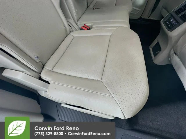 Used 2019 Pure White Volkswagen 3.6L V6 SE image 28
