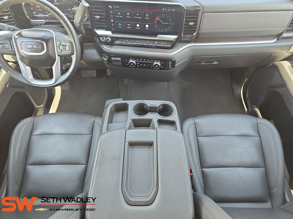 2025 GMC Sierra 1500 SLT - Photo 9