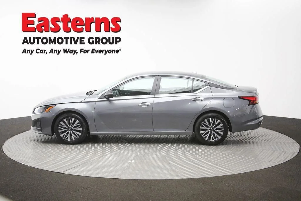 Used 2025 Gray Nissan 2.5 SV image 63