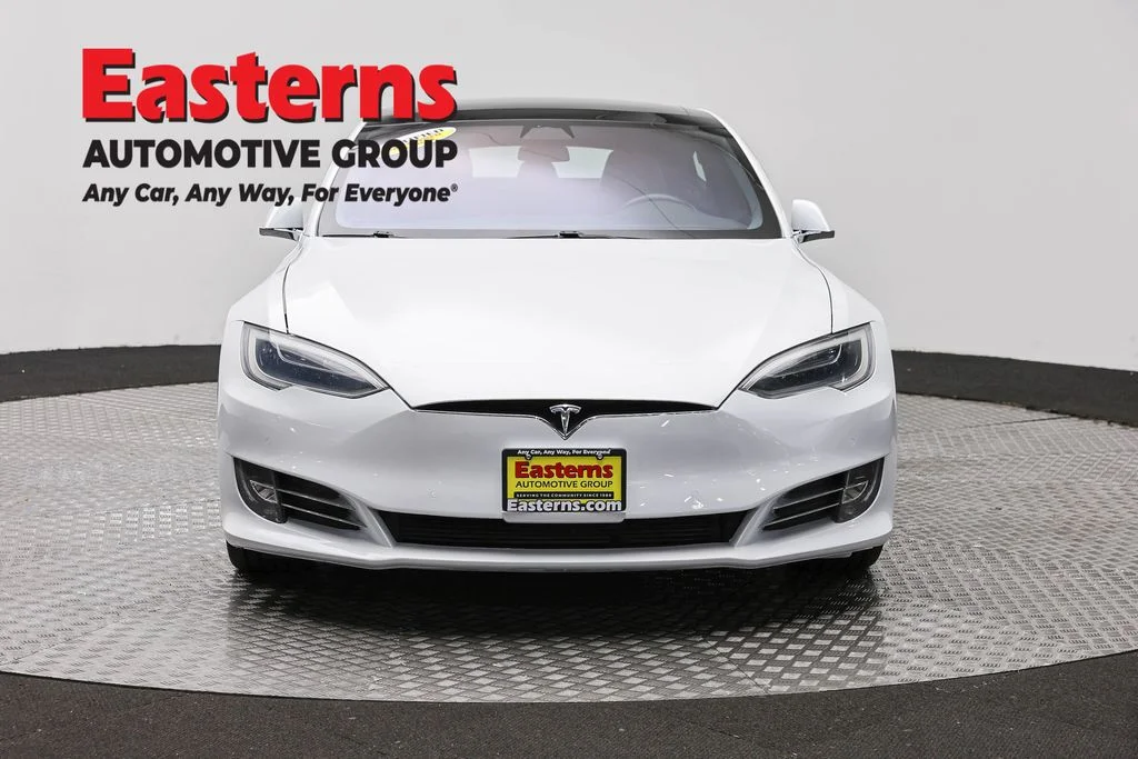 Used 2018 White Tesla 100D image 2