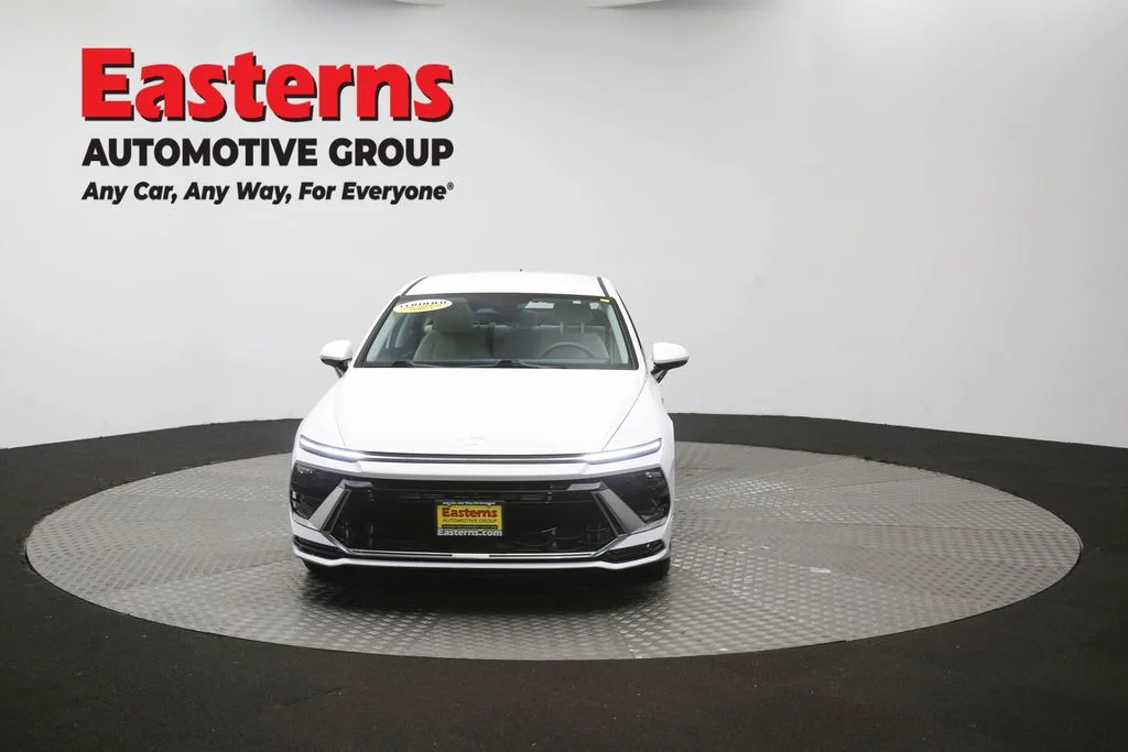 Used 2024 White Hyundai SEL image 52