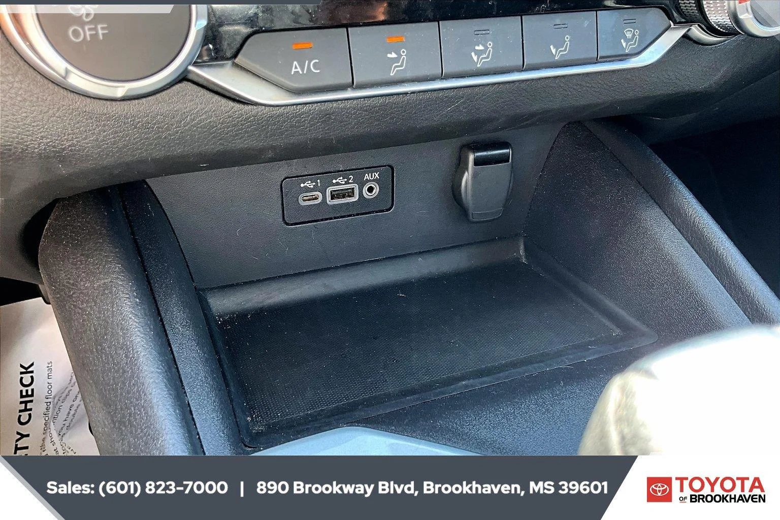 Used 2025 Gun Metallic Nissan SV image 23