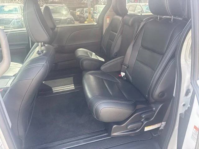 Used 2020 White Toyota SE image 11