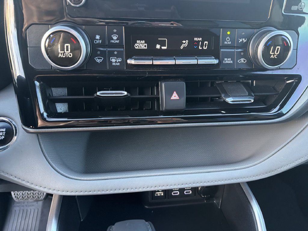 2023 Toyota Highlander L - Photo 22