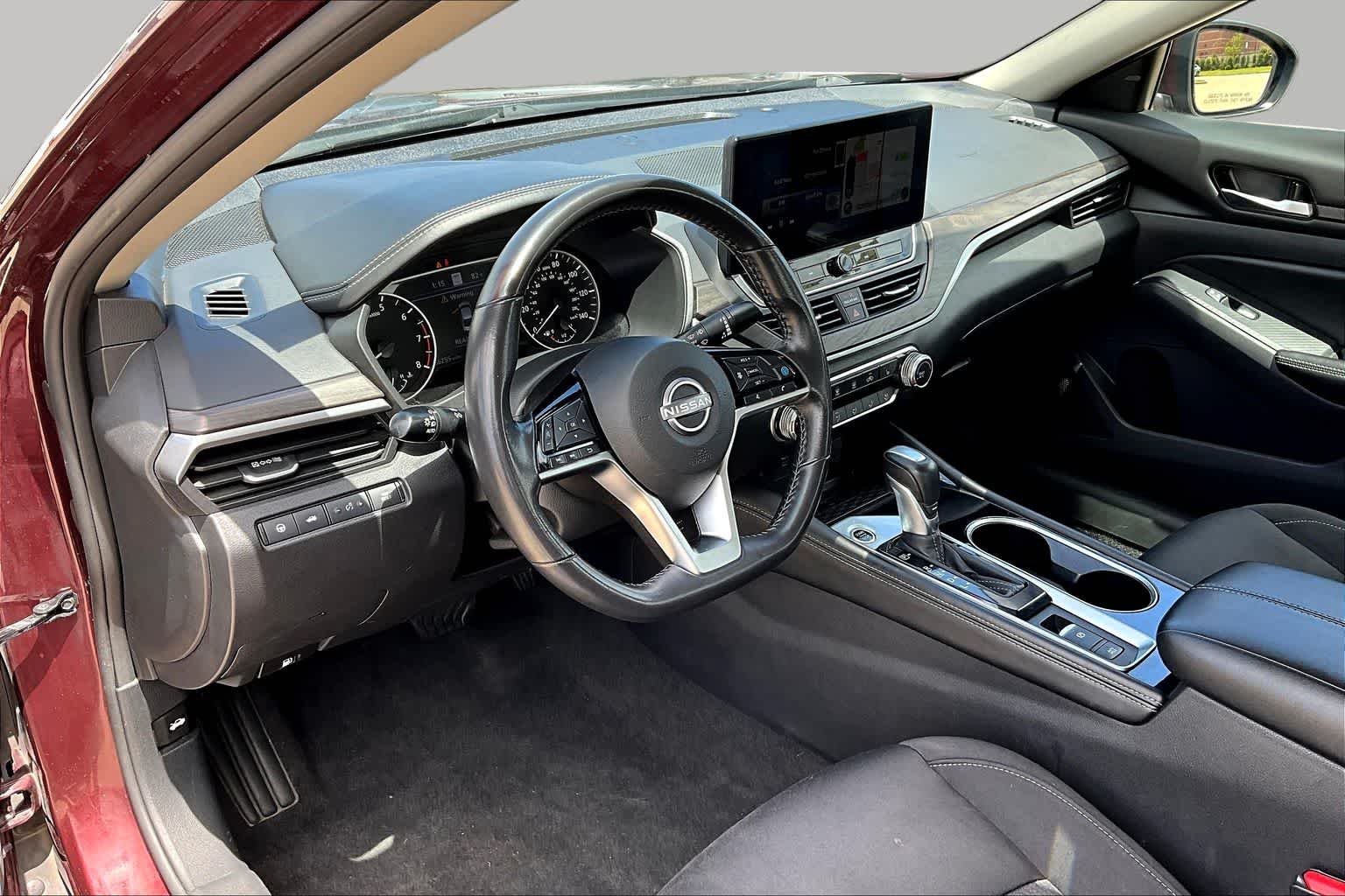 Used 2024 Garnet Pearl Metallic Nissan 2.5 SV image 18