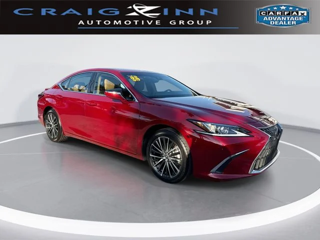 2025 Lexus ES 300h 300h's photo