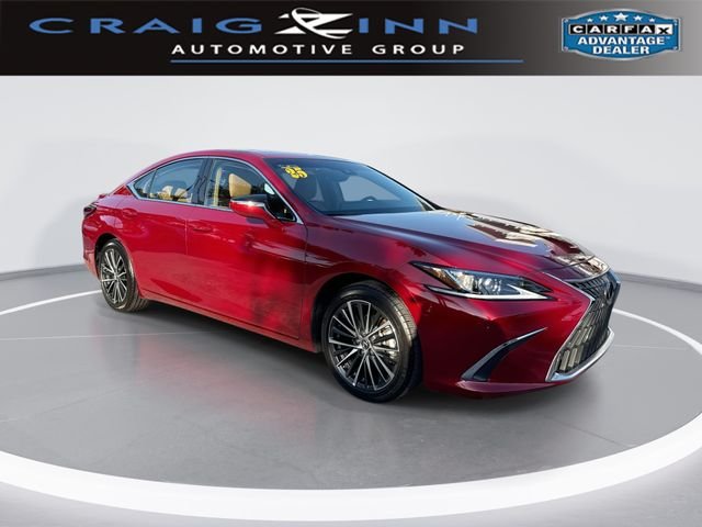 2025 Lexus ES 300h 300h's photo