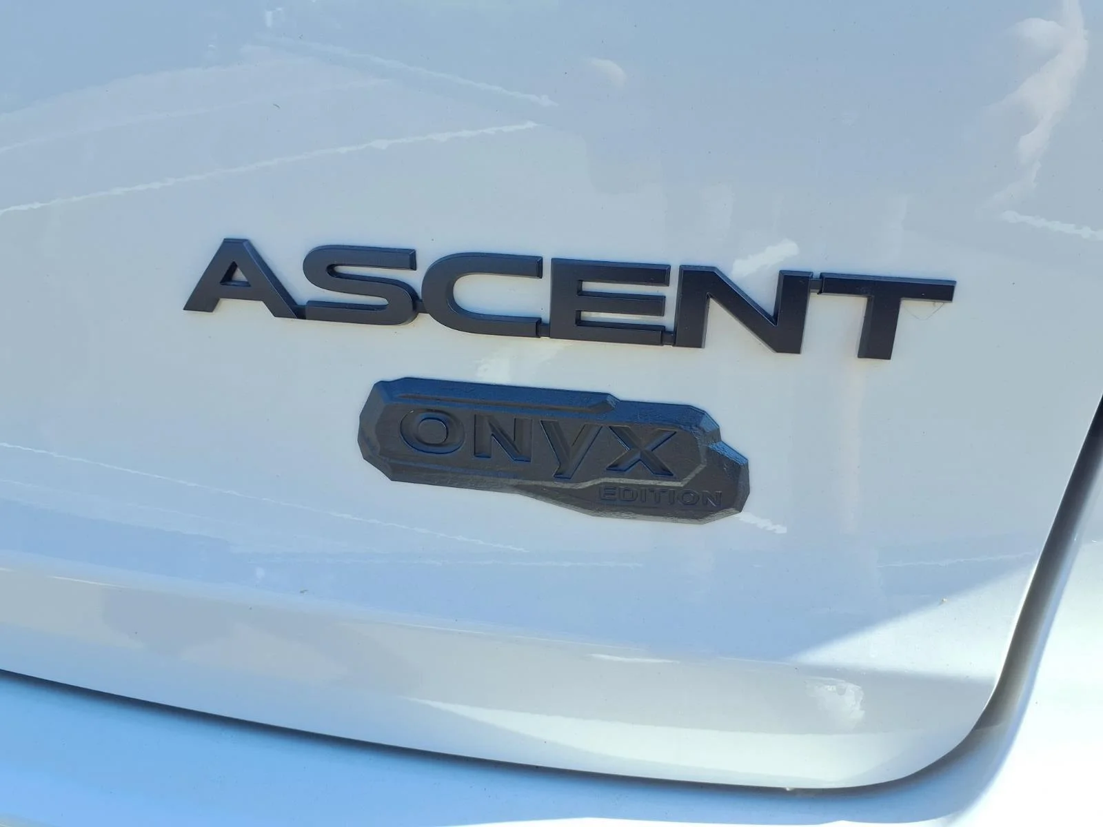 Used 2025 Crystal White Pearl Subaru Onyx Edition Touring image 35