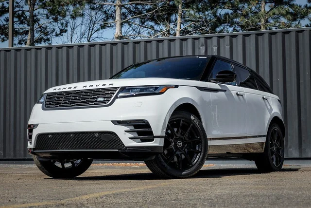 2026 Land Rover Range Rover Velar Dynamic SE