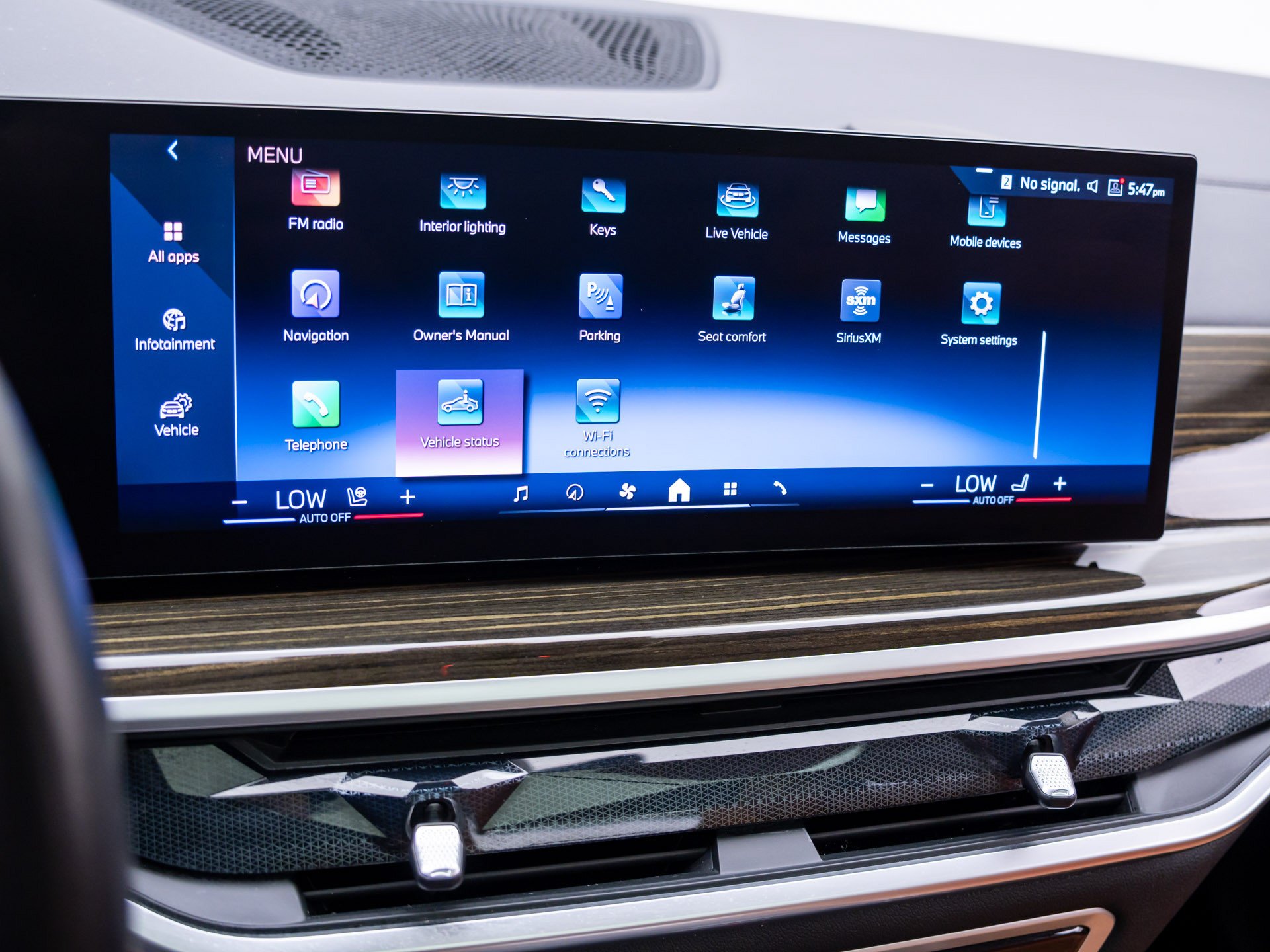 Used 2025 Black Sapphire Metallic BMW xDrive40i image 25