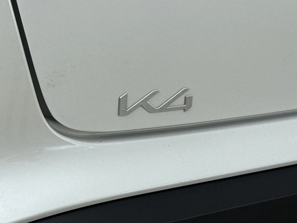 Used 2025 White Kia LXS image 10