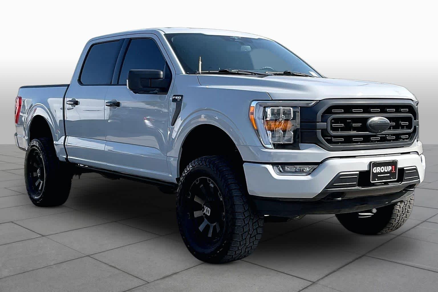 Used 2023 Avalanche Gray Ford XLT image 5