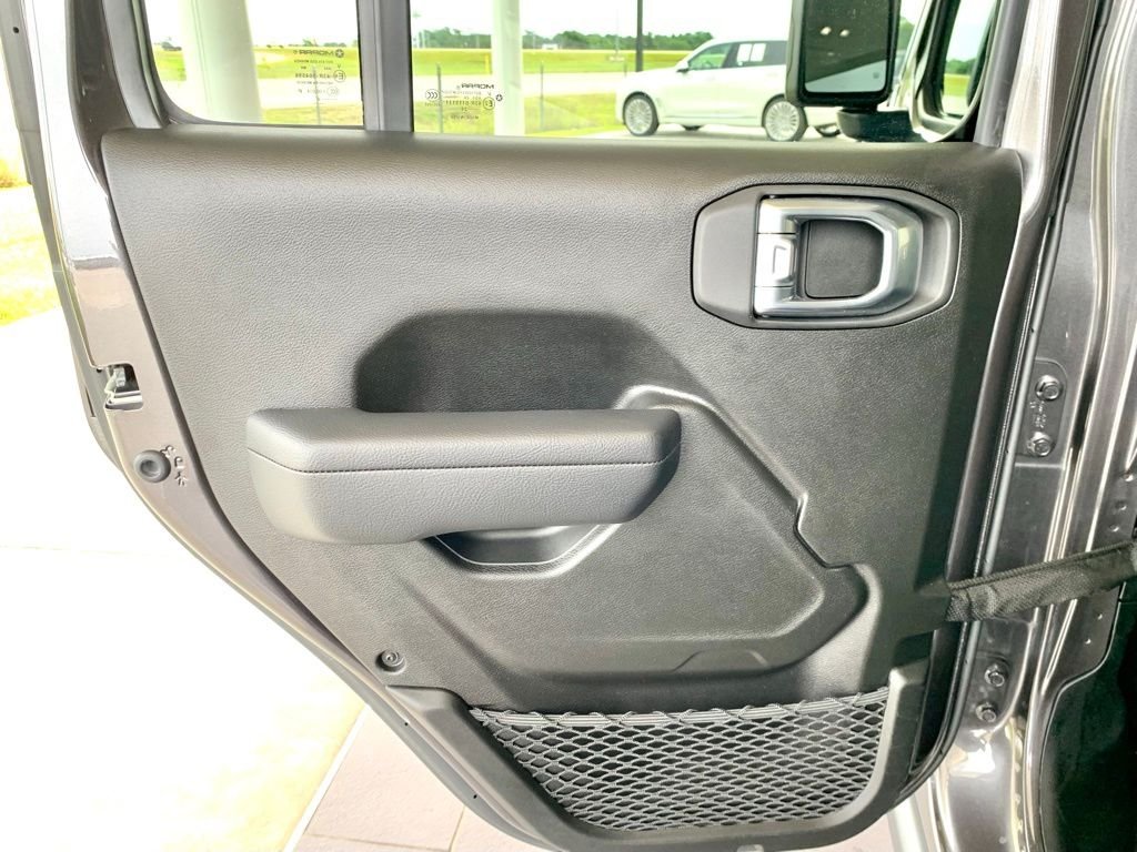 Used 2024 Gray Jeep Rubicon X image 18