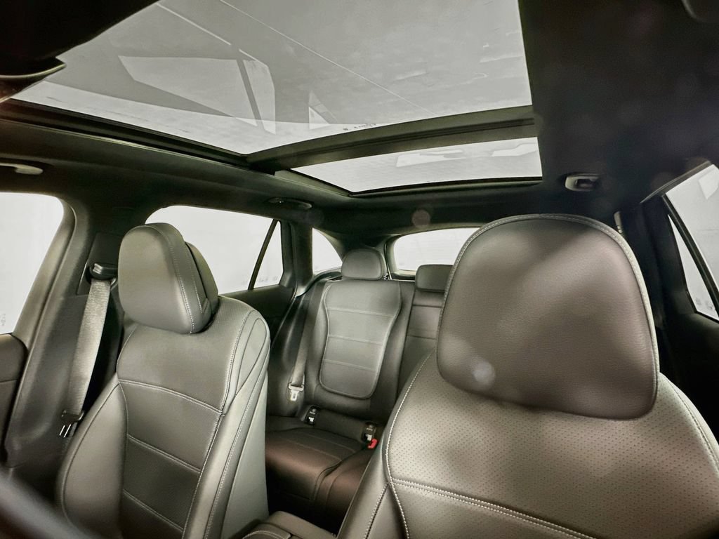 New 2026 Polar White Mercedes-Benz GLC 300 image 56