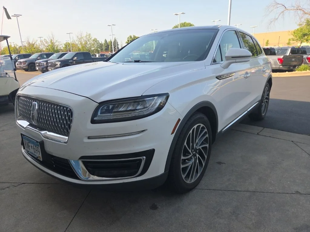 Used 2019 White Lincoln Reserve image 1