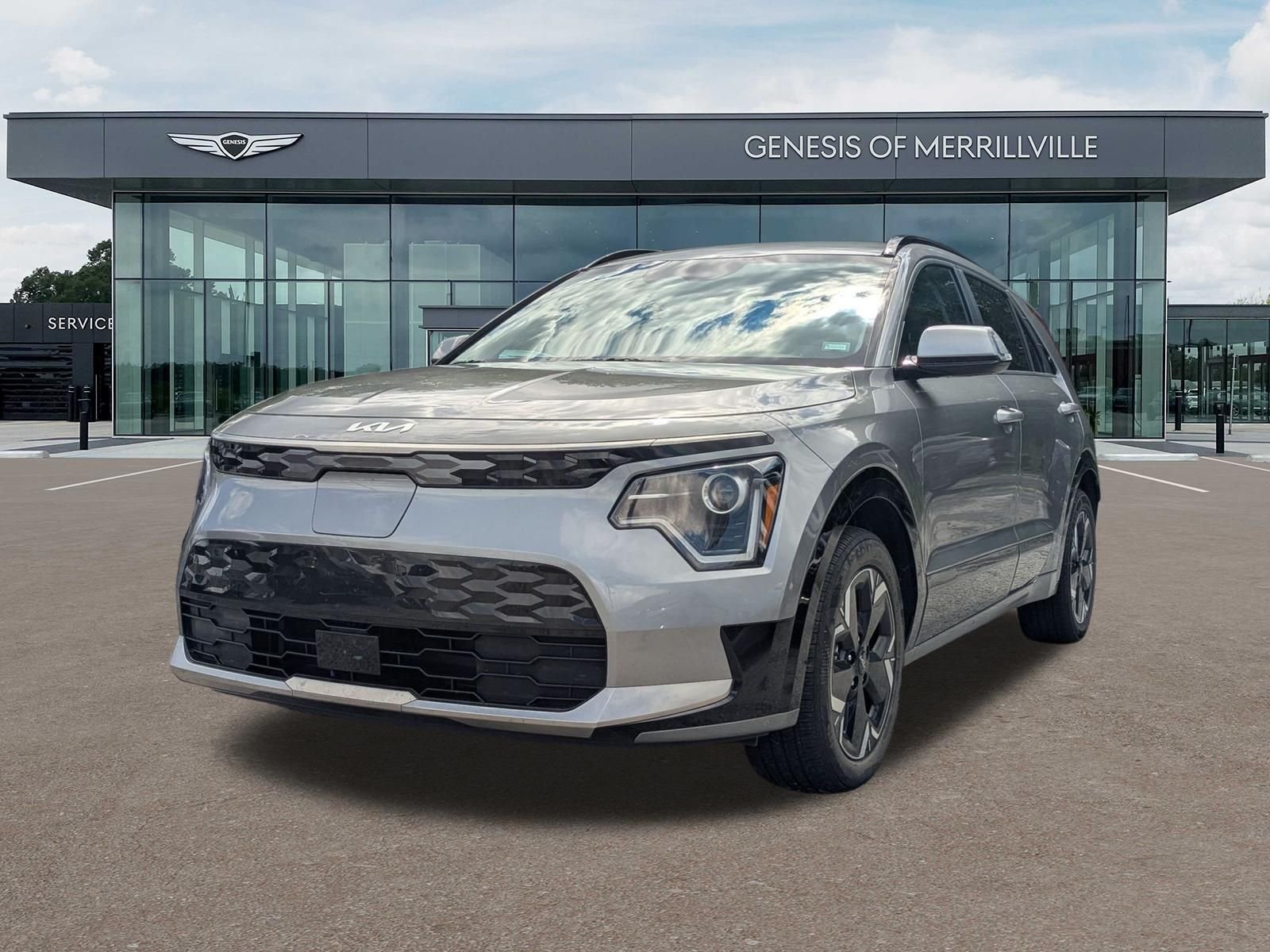 Used 2024 Gray Kia Wind image 4