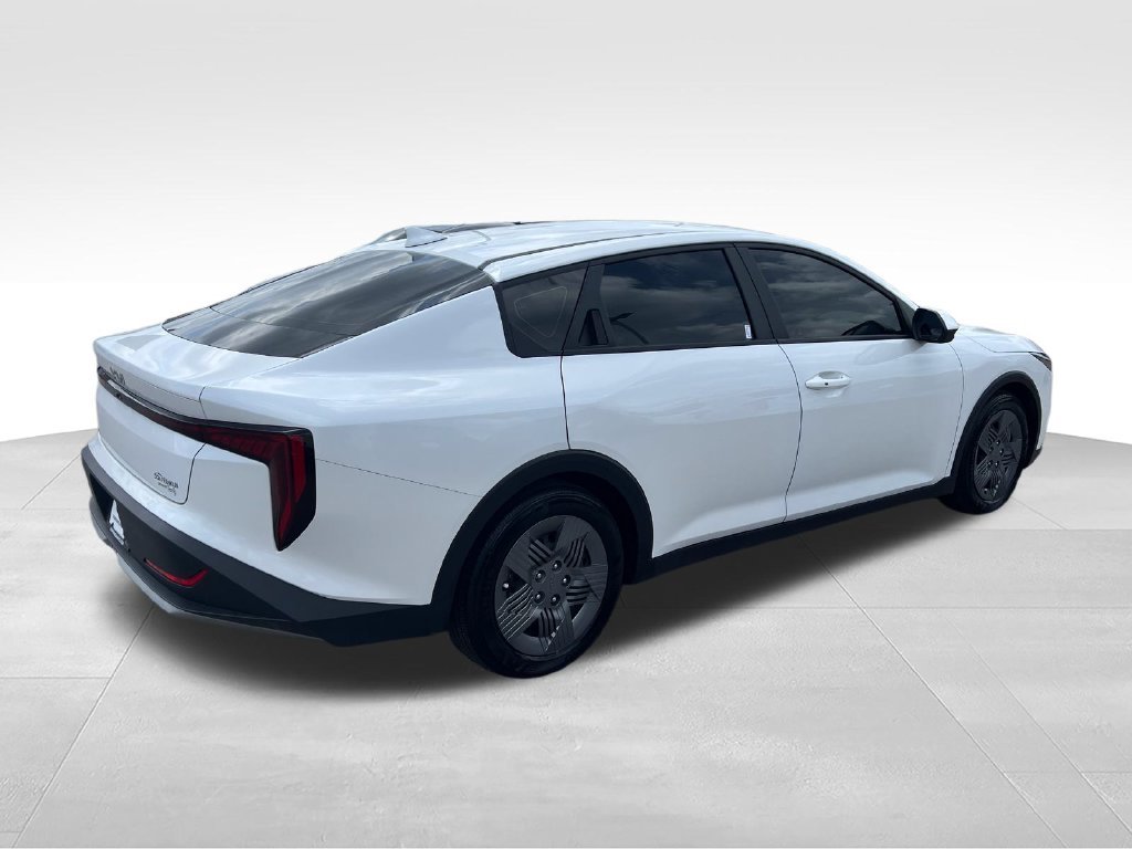 Used 2025 Snow White Pearl Kia LX image 5