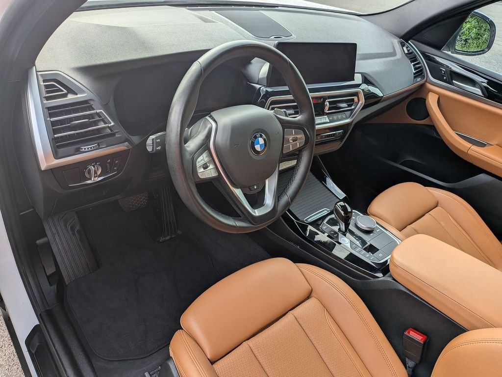 Used 2023  BMW xDrive30i image 10