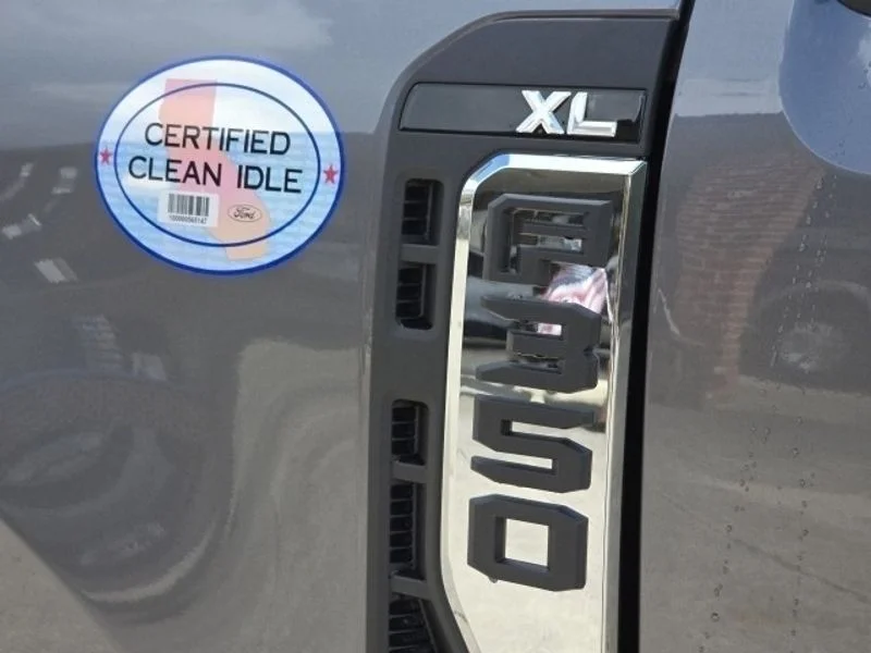 2025 Ford F-350 Super Duty Chassis Cab XL - Photo 9