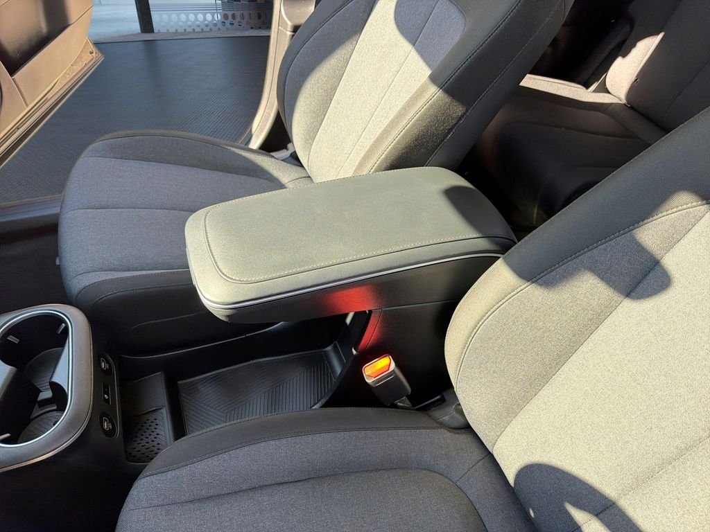 Used 2024 Black Hyundai SEL image 22