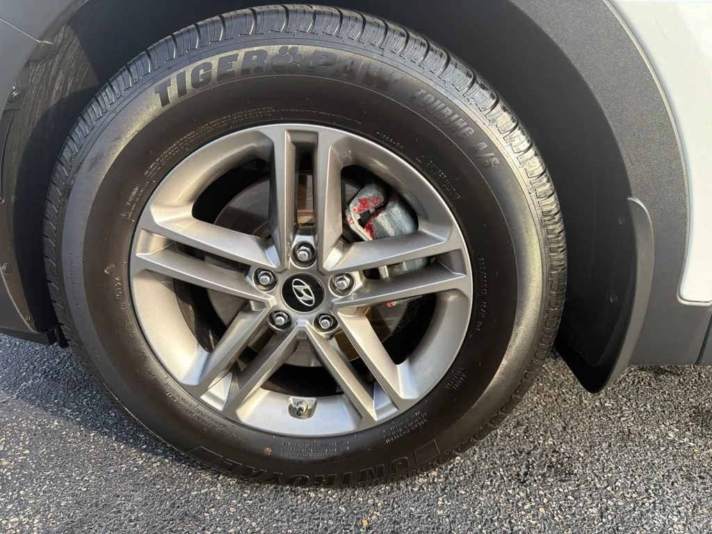 Used 2017 Frost White Pearl Hyundai 2.4L image 10
