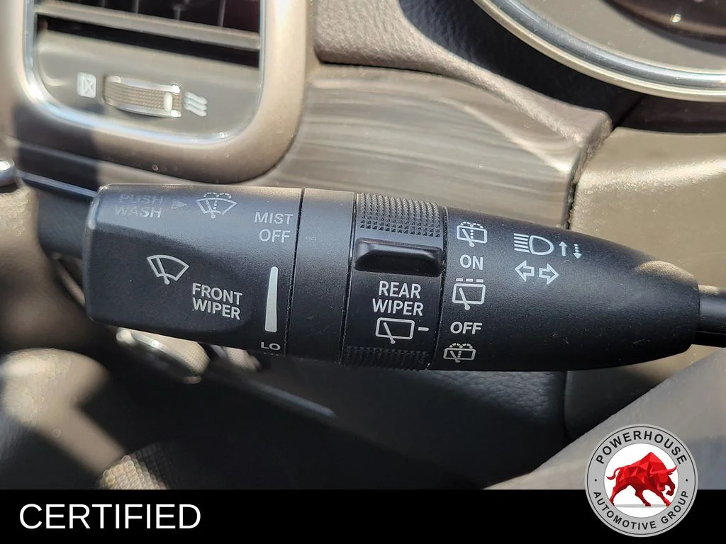 Used 2019 Silver Jeep Limited image 32