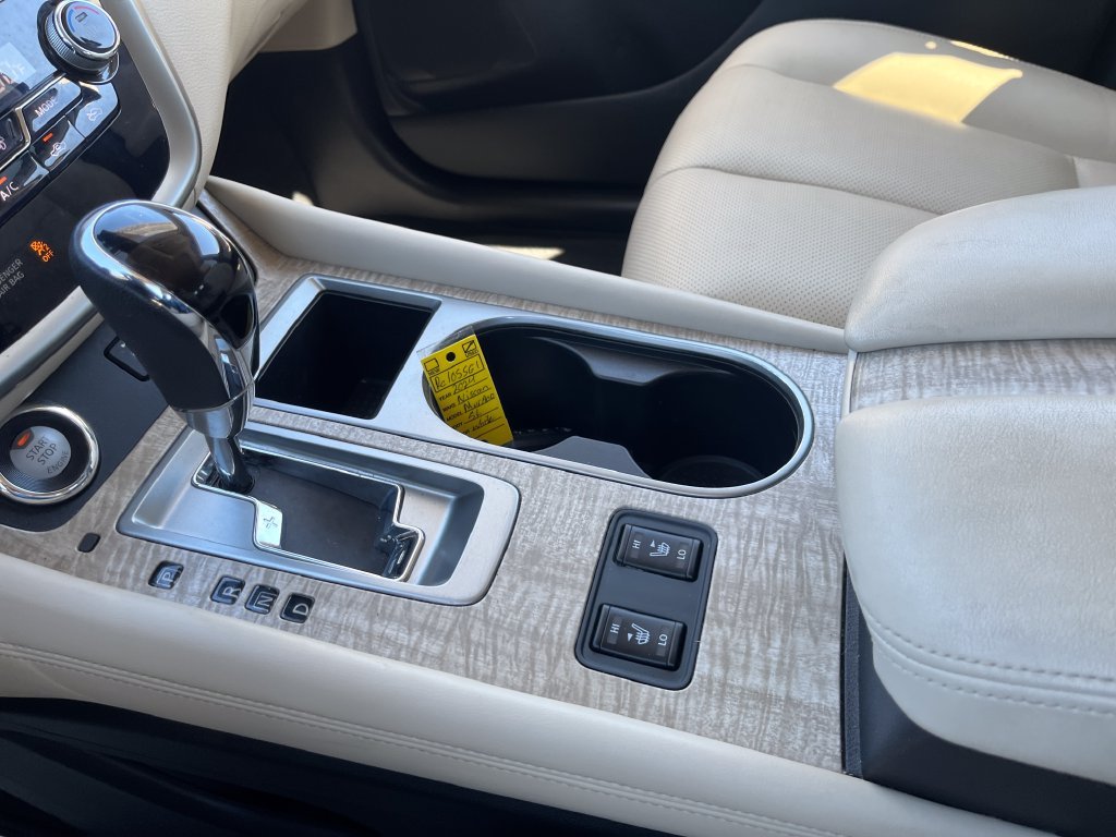 Used 2024 White Nissan SL image 21