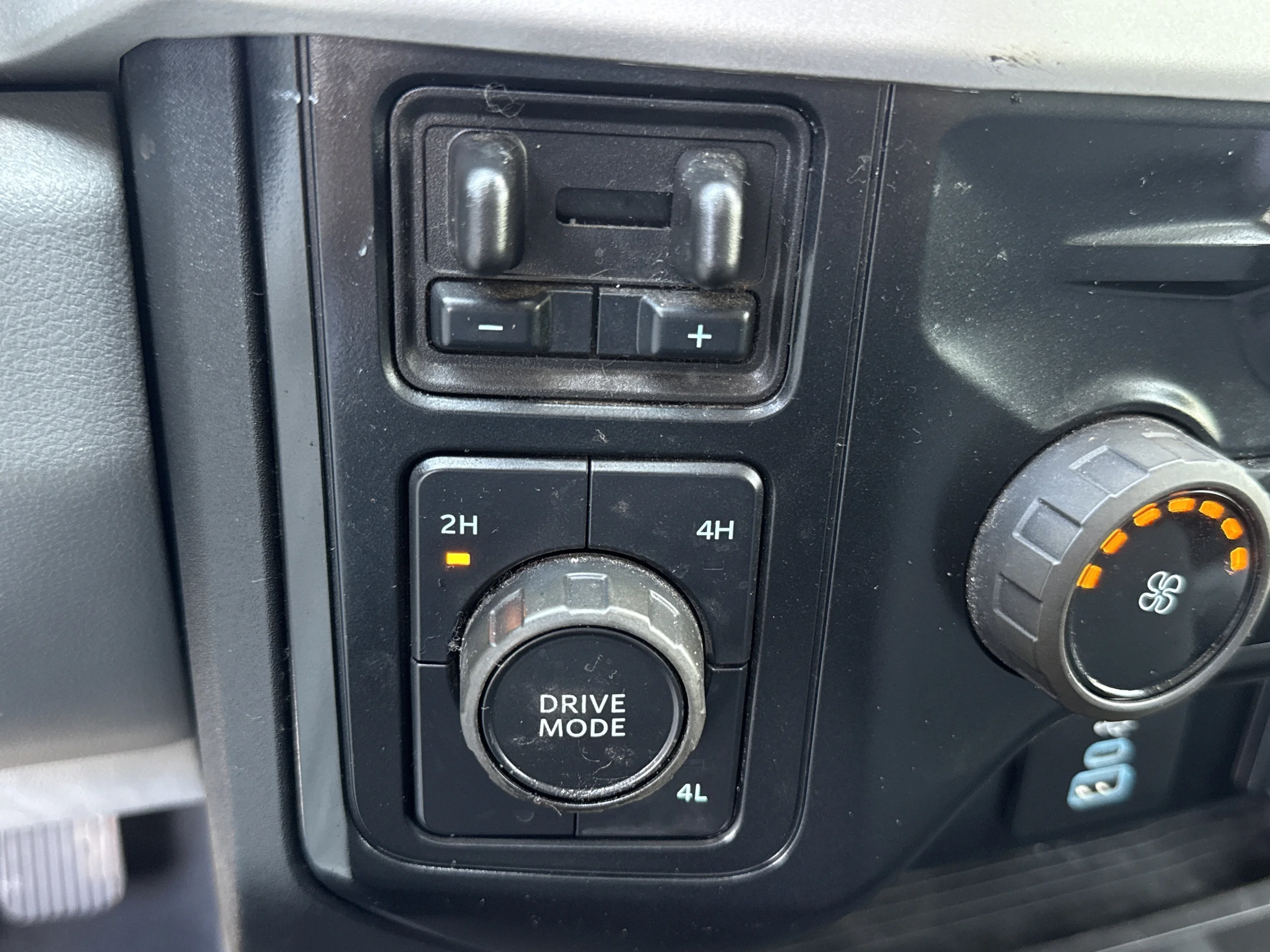 Used 2026 Oxford White Ford XLT image 37