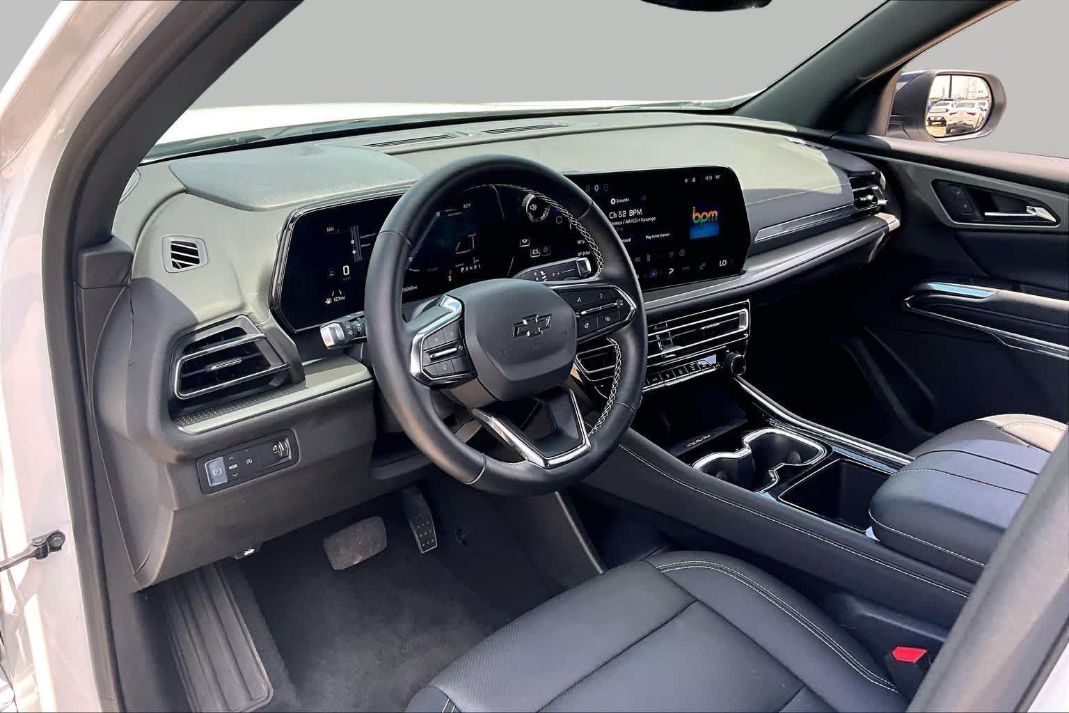 Used 2026 Summit White Chevrolet LT image 18