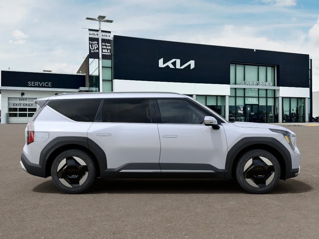 New 2026 Glacial White Pearl Kia Wind image 7