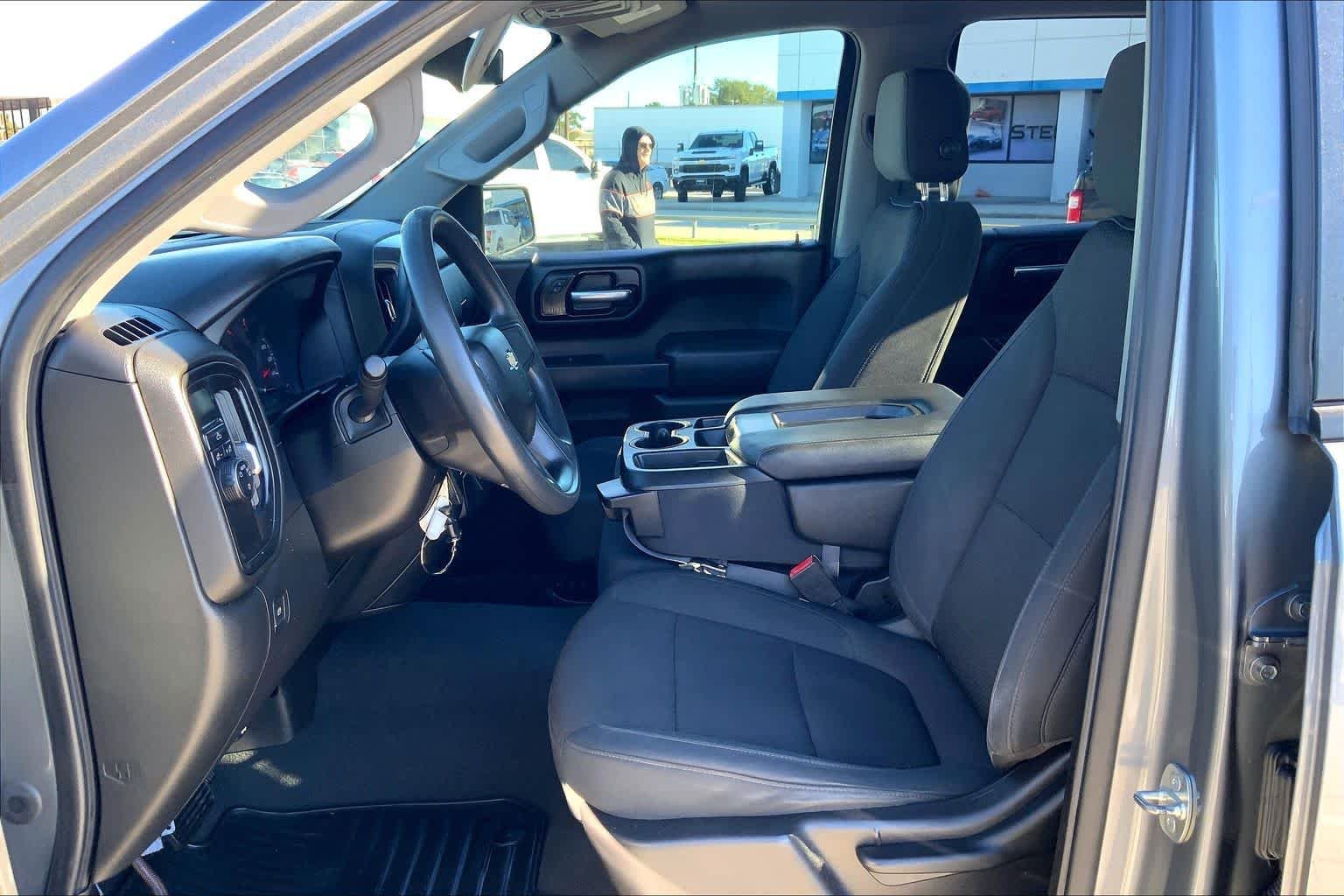 Used 2022 Satin Steel Metallic Chevrolet Custom image 7
