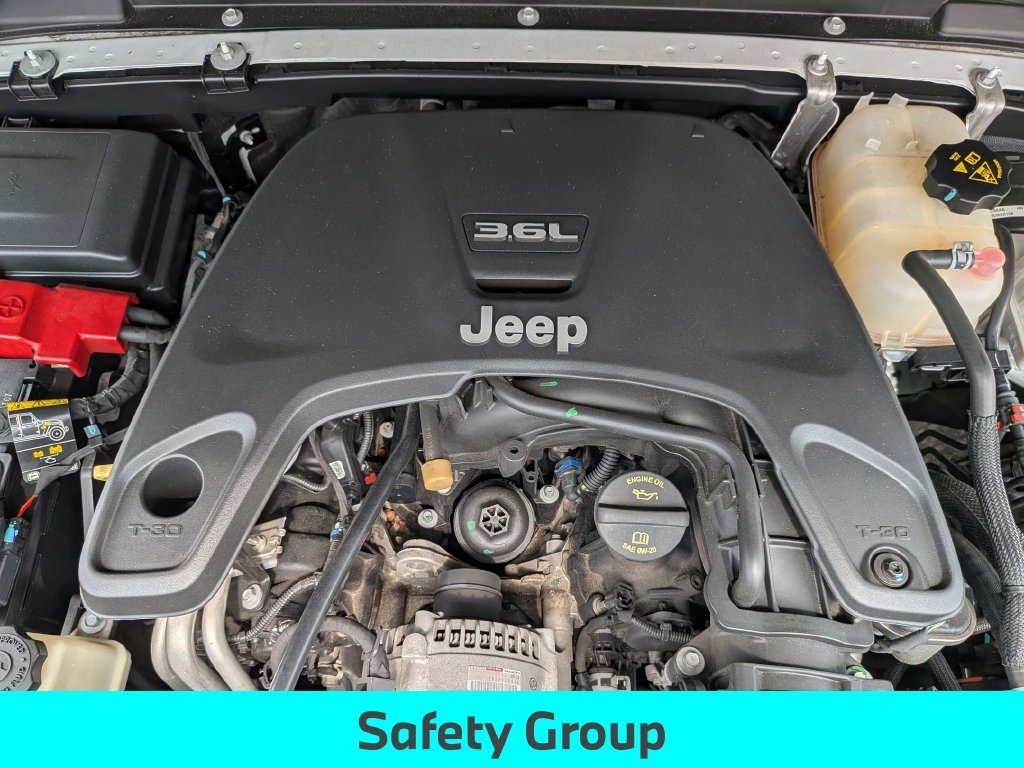 Used 2020 White Jeep Altitude image 15