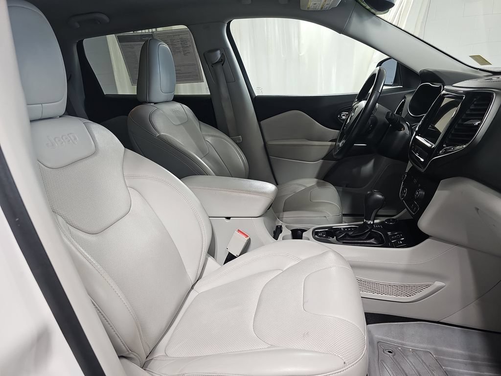 Used 2020 White Jeep Limited 4x4 image 13