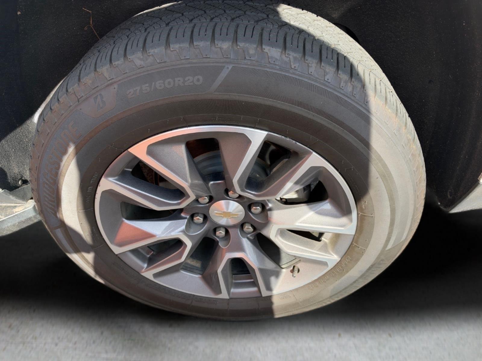 Used 2023 Iridescent Pearl Tricoat Chevrolet LT image 13