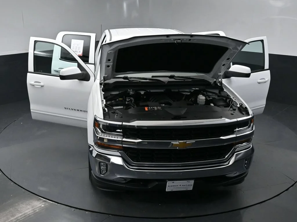 Used 2019 Summit White Chevrolet LT image 39