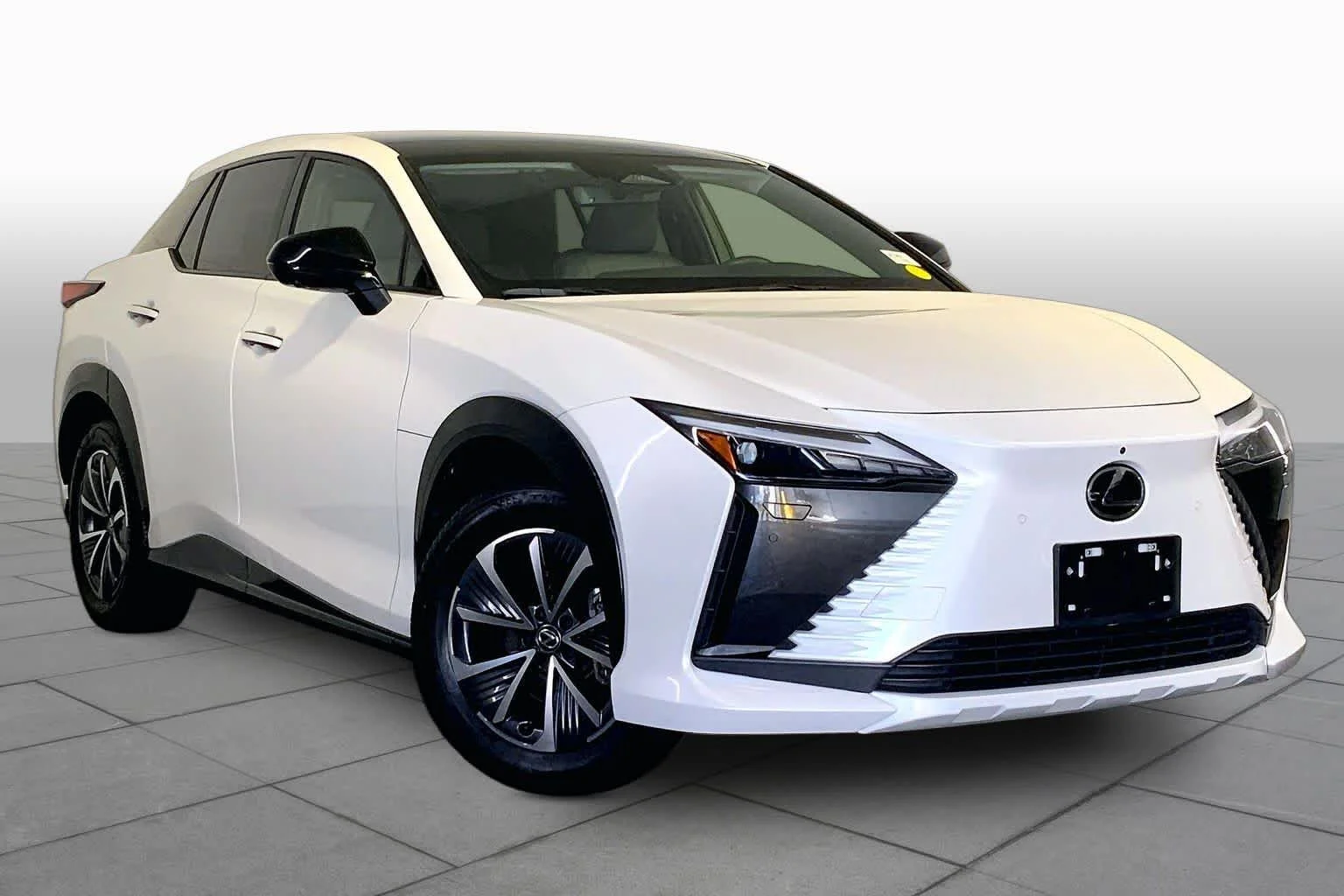 Used 2025 Eminent White Pearl Lexus Premium image 2
