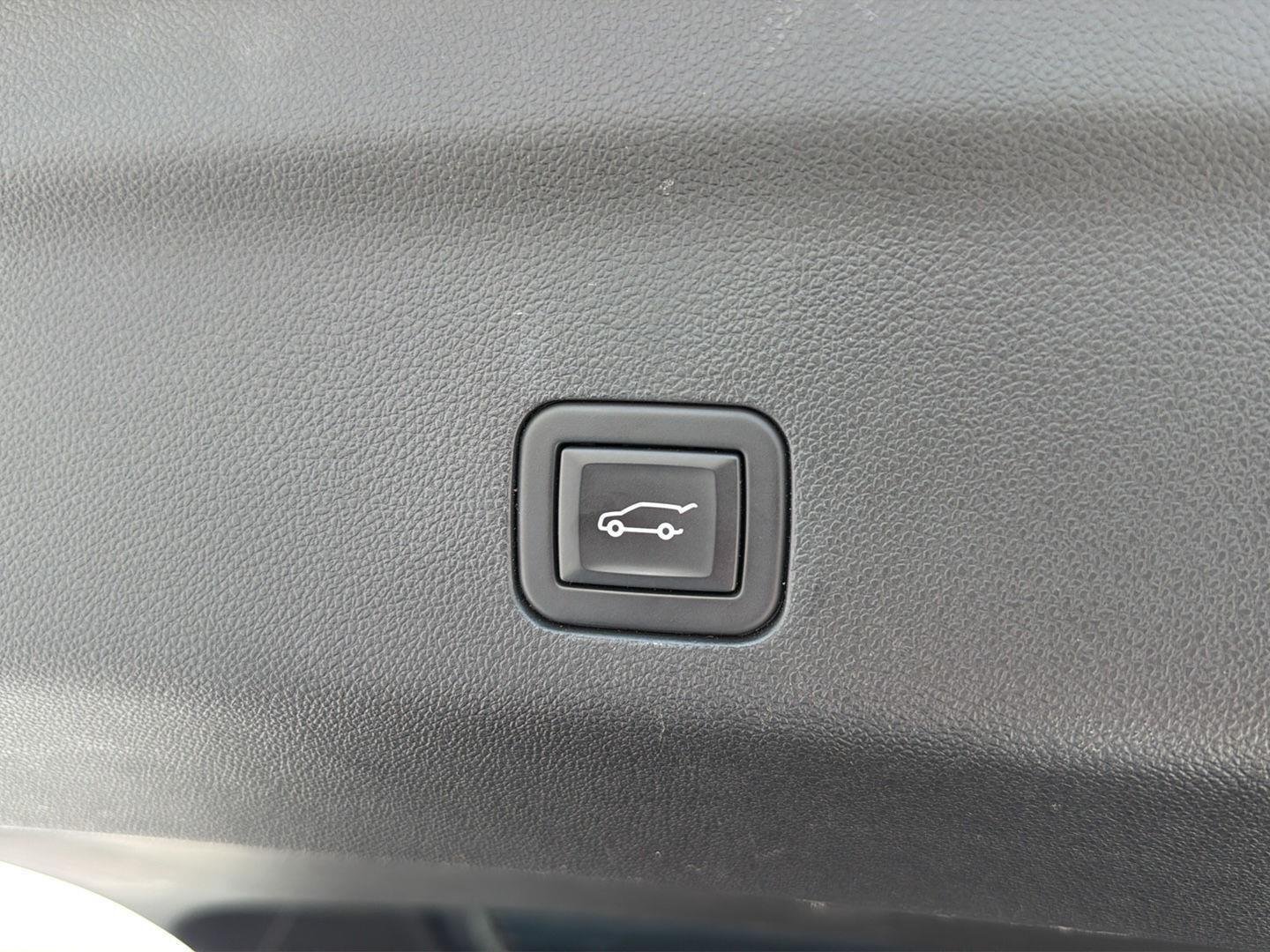 Used 2023 Sterling Gray Metallic Chevrolet Z71 image 39