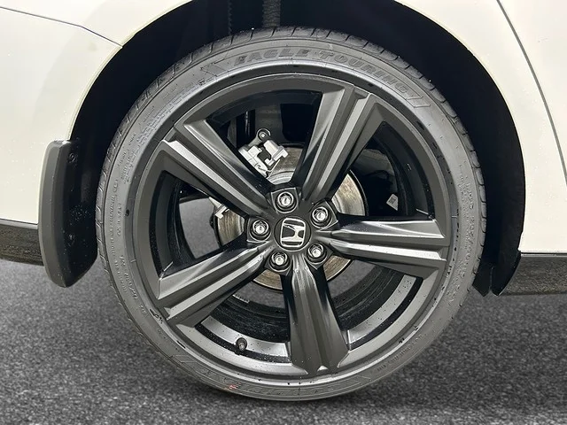 New 2026 Platinum White Pearl Honda Sport-L image 10