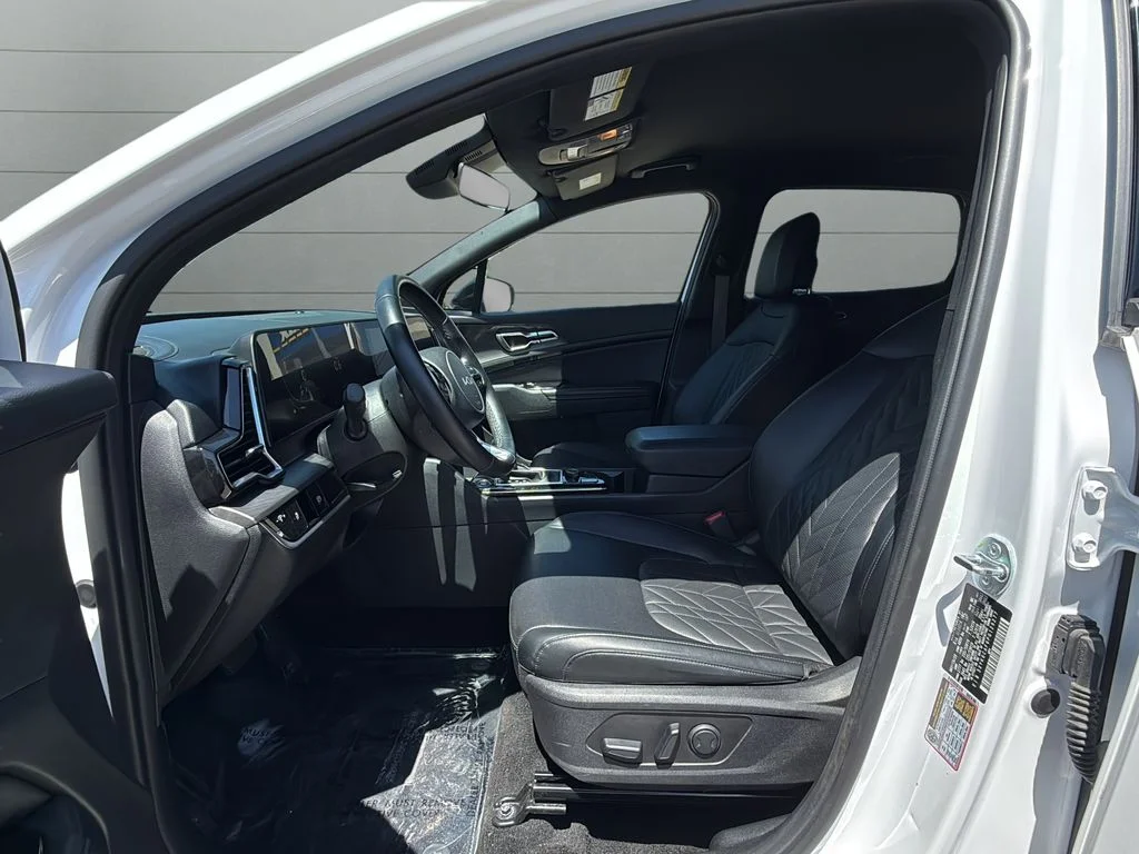 Used 2023 White Kia X-Line image 10