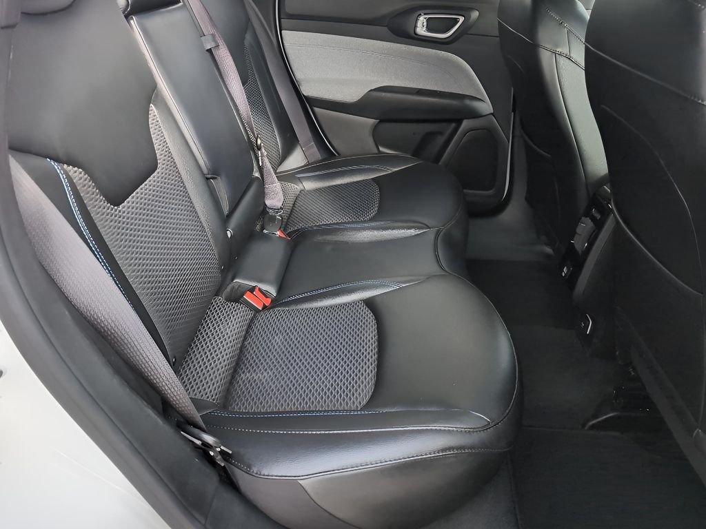 Used 2024 Bright White Clearcoat Jeep Latitude image 31
