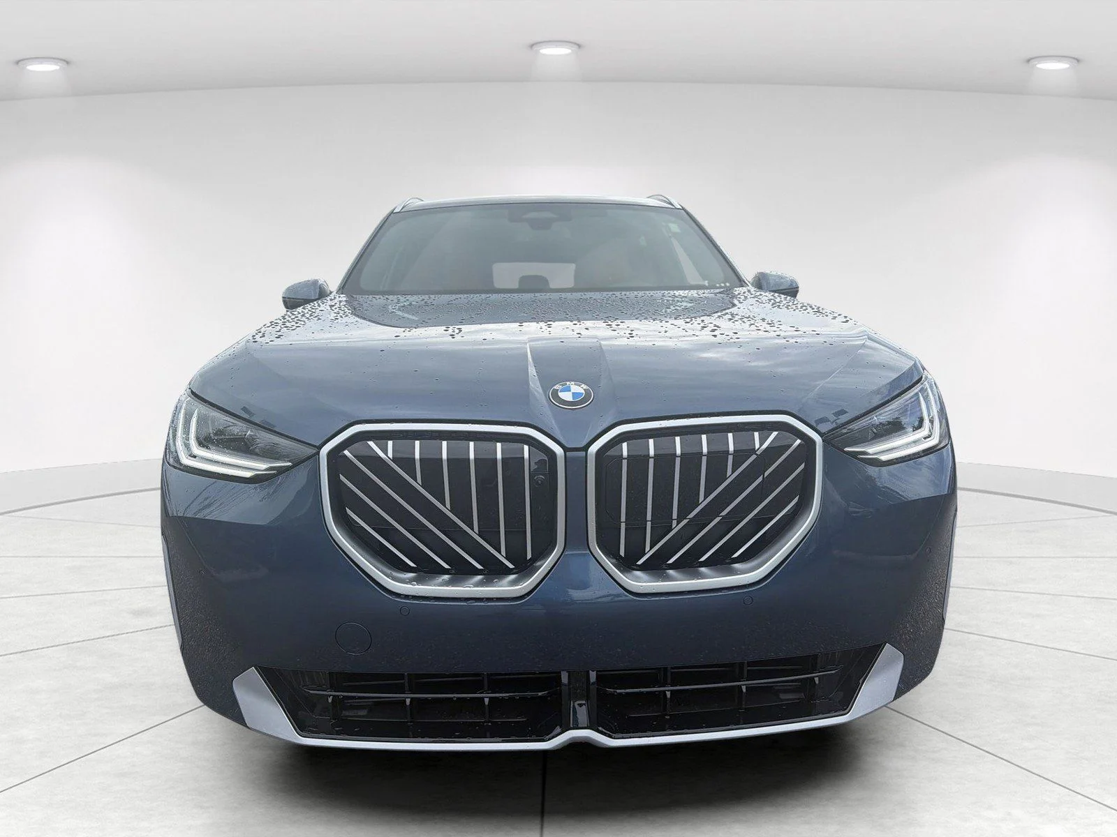 New 2026 Arctic Race Blue metallic BMW 30 xDrive image 2