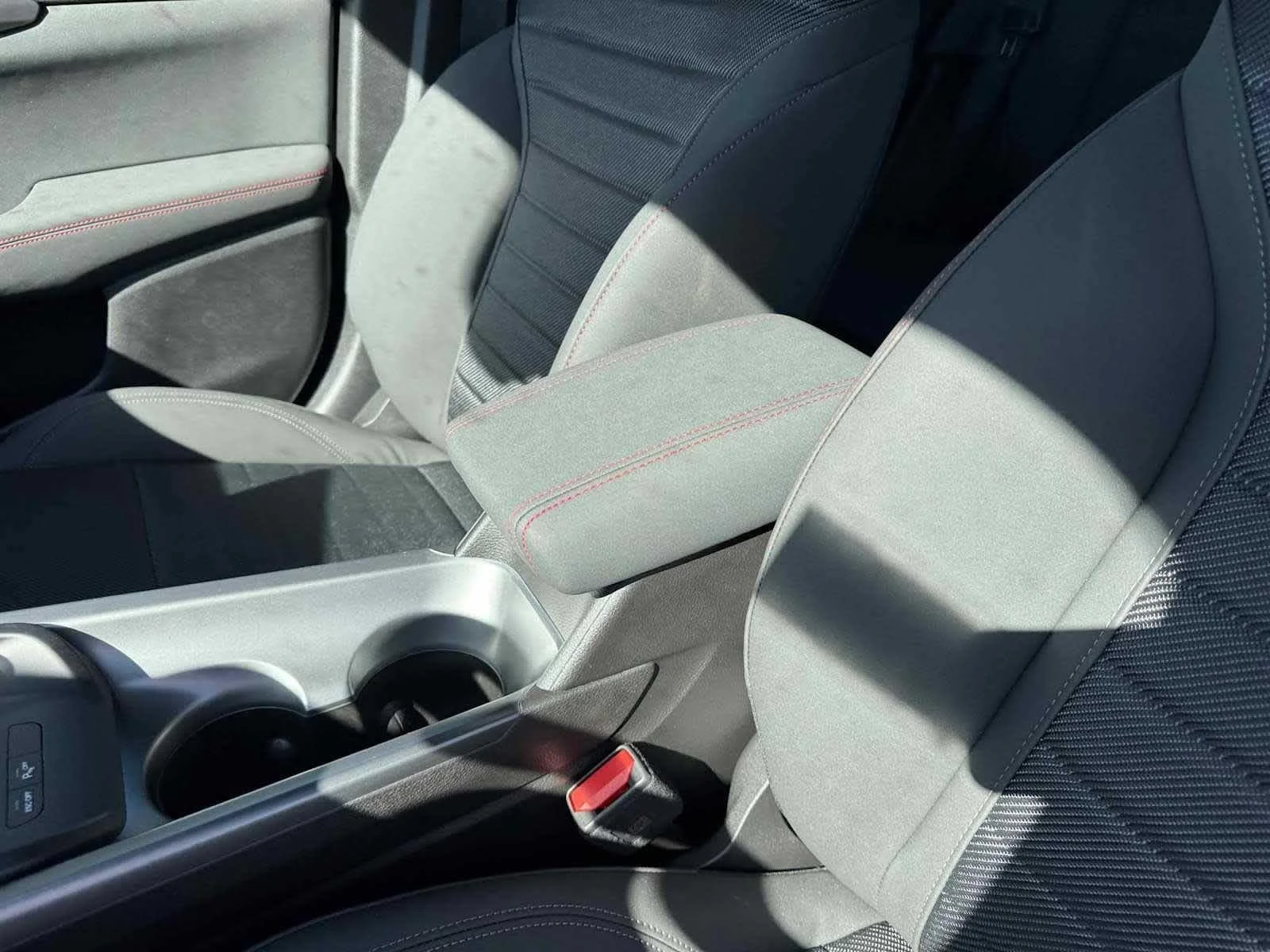 2025 Dodge Hornet GT - Photo 23